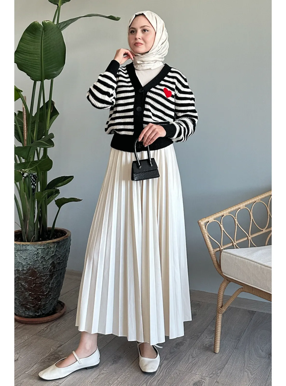 Black - Knit Cardigan