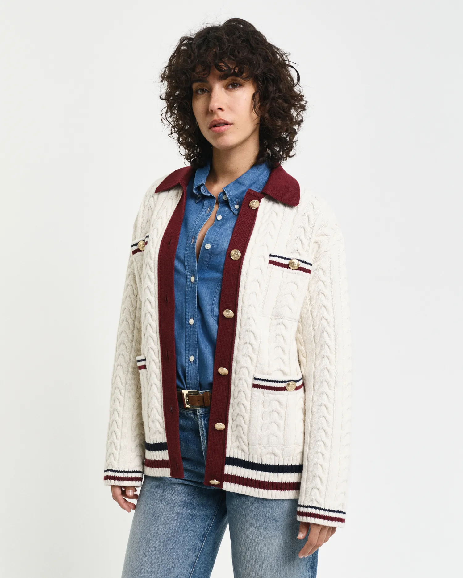 Cardigan à torsades de couleur contrastante