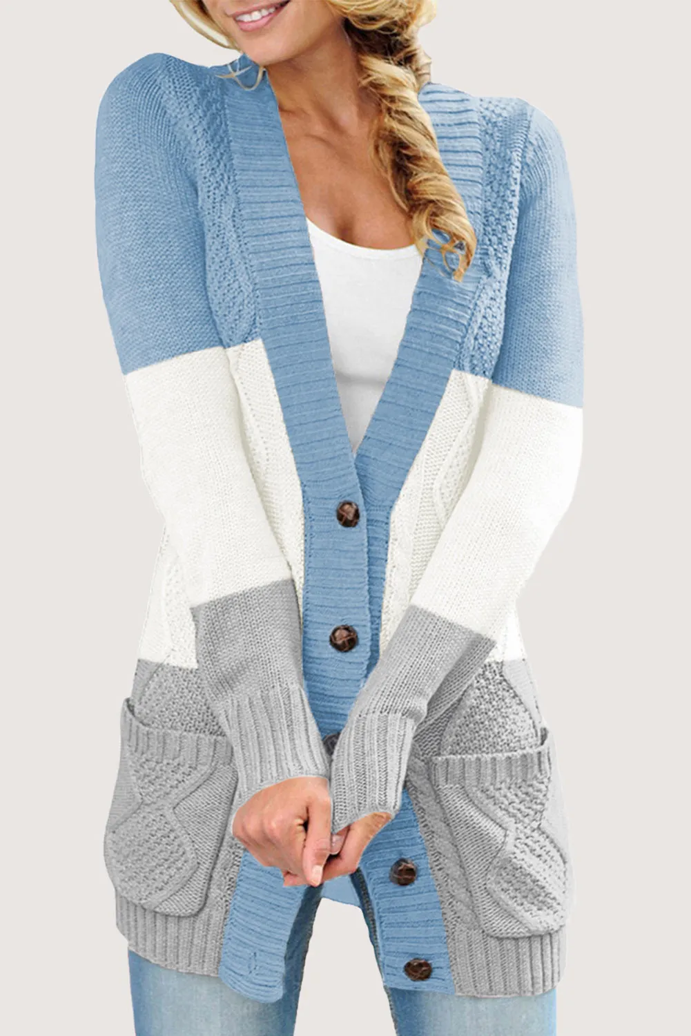 Cardigan bleu avec poche avant et fermeture à boutons
