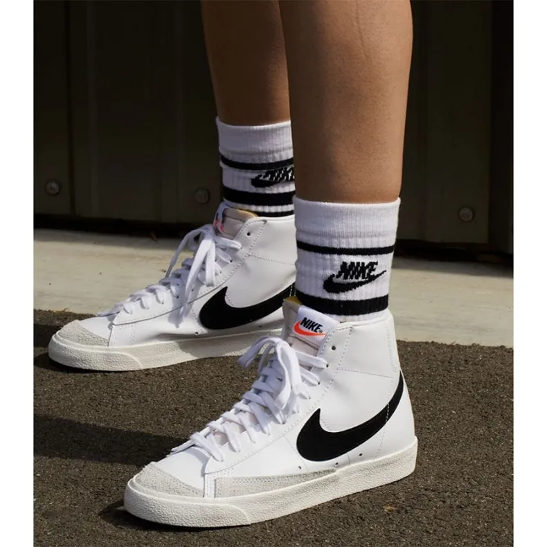 Chaussures Nike Blazer Mid '77 W CZ1055 100 blanche
