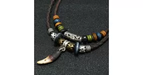Collier en cuir tressé avec pendentif en dents pour hommes