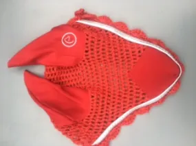 ensemble rouge bonnet bandes et tapis