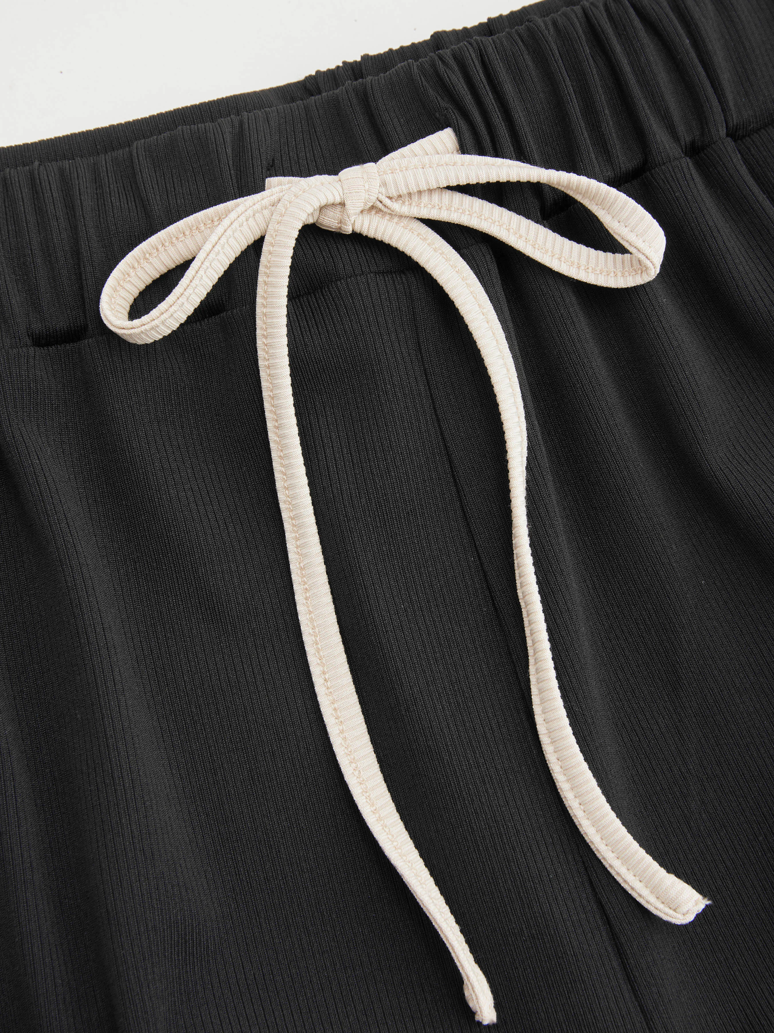  Haut à col rond contrastant & Pantalons à taille élastique solide avec cordon de serrage Curve & Plus