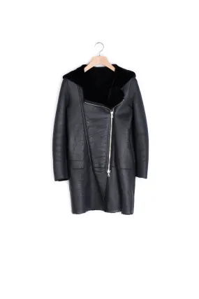 Manteau en peau lainée avec capuche