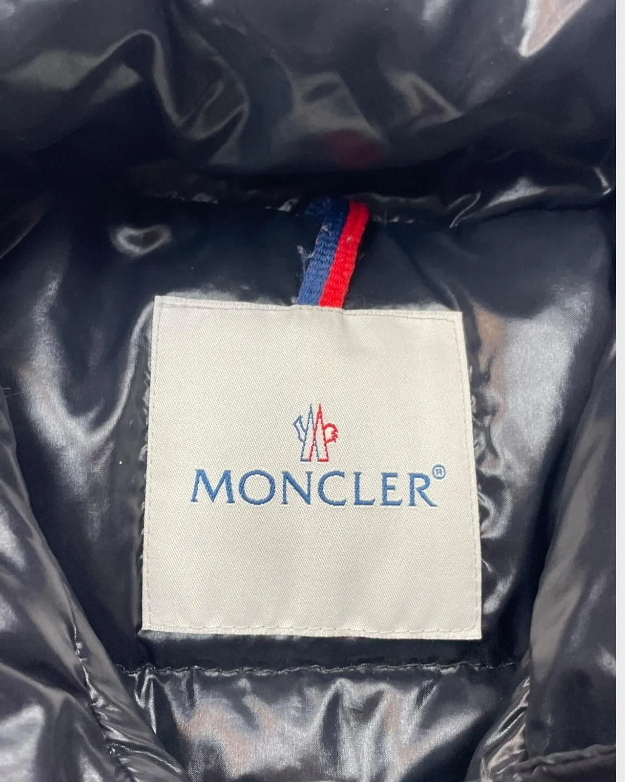 Moncler puffer jacket / doudoune