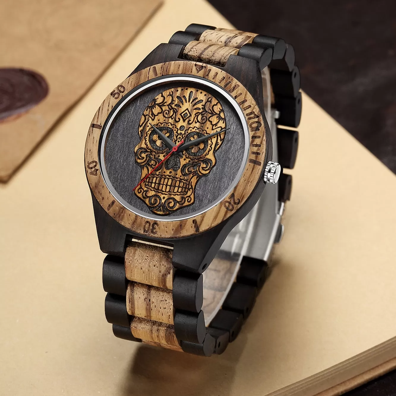 Montre tête de mort bois