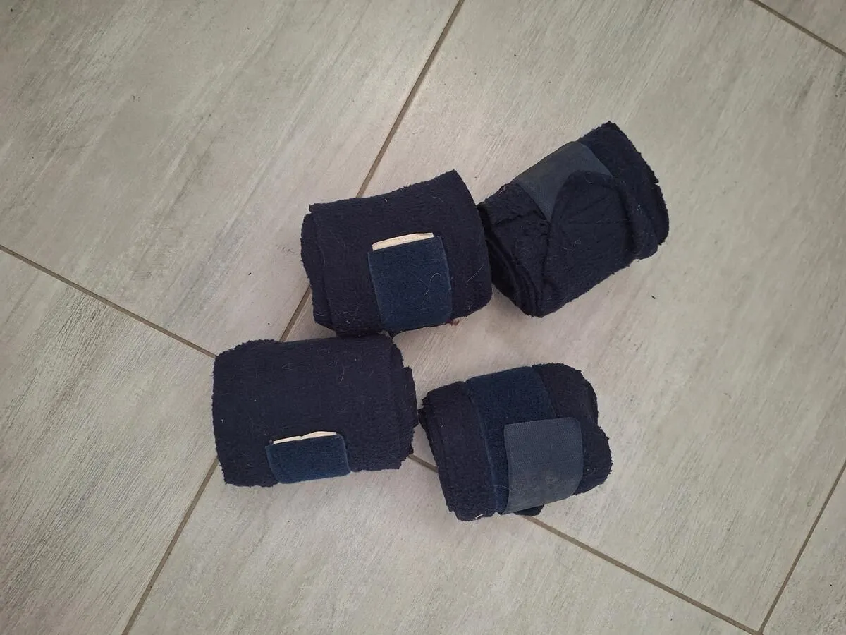 Navy blue polo bands set.