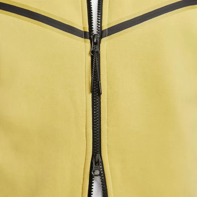 Nike Sportswear Tech Fleece Hoodie & Joggers Set Saturn Gold/Black