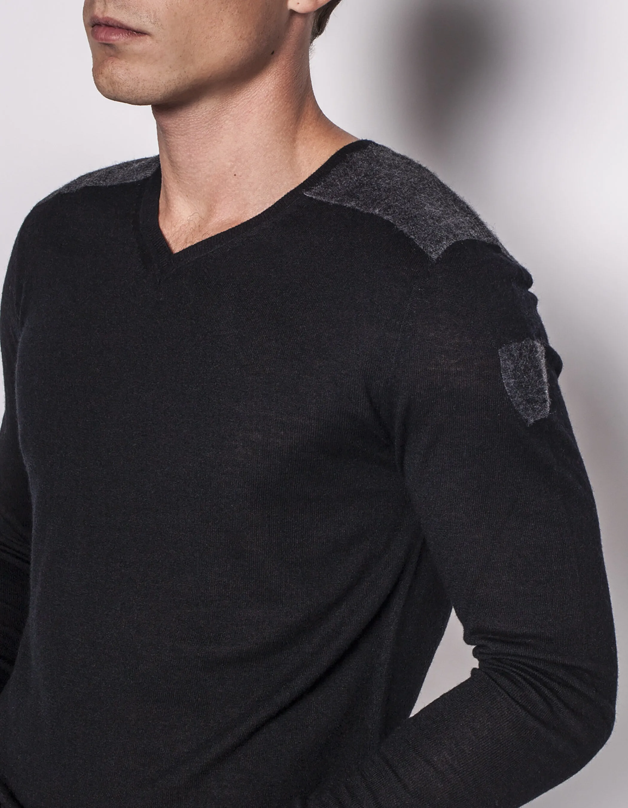 Pull col V homme