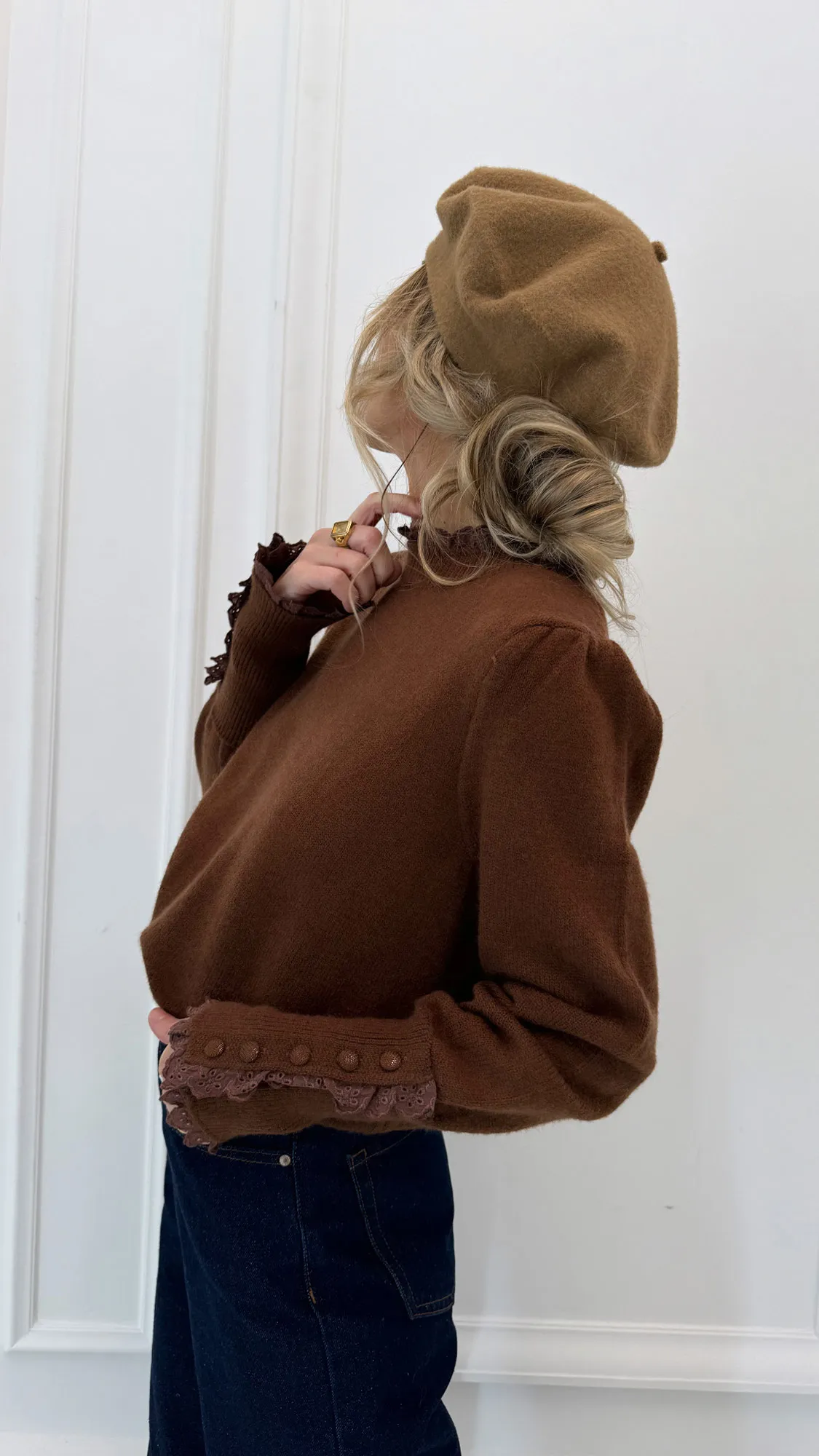 Pull marron chocolat broderie