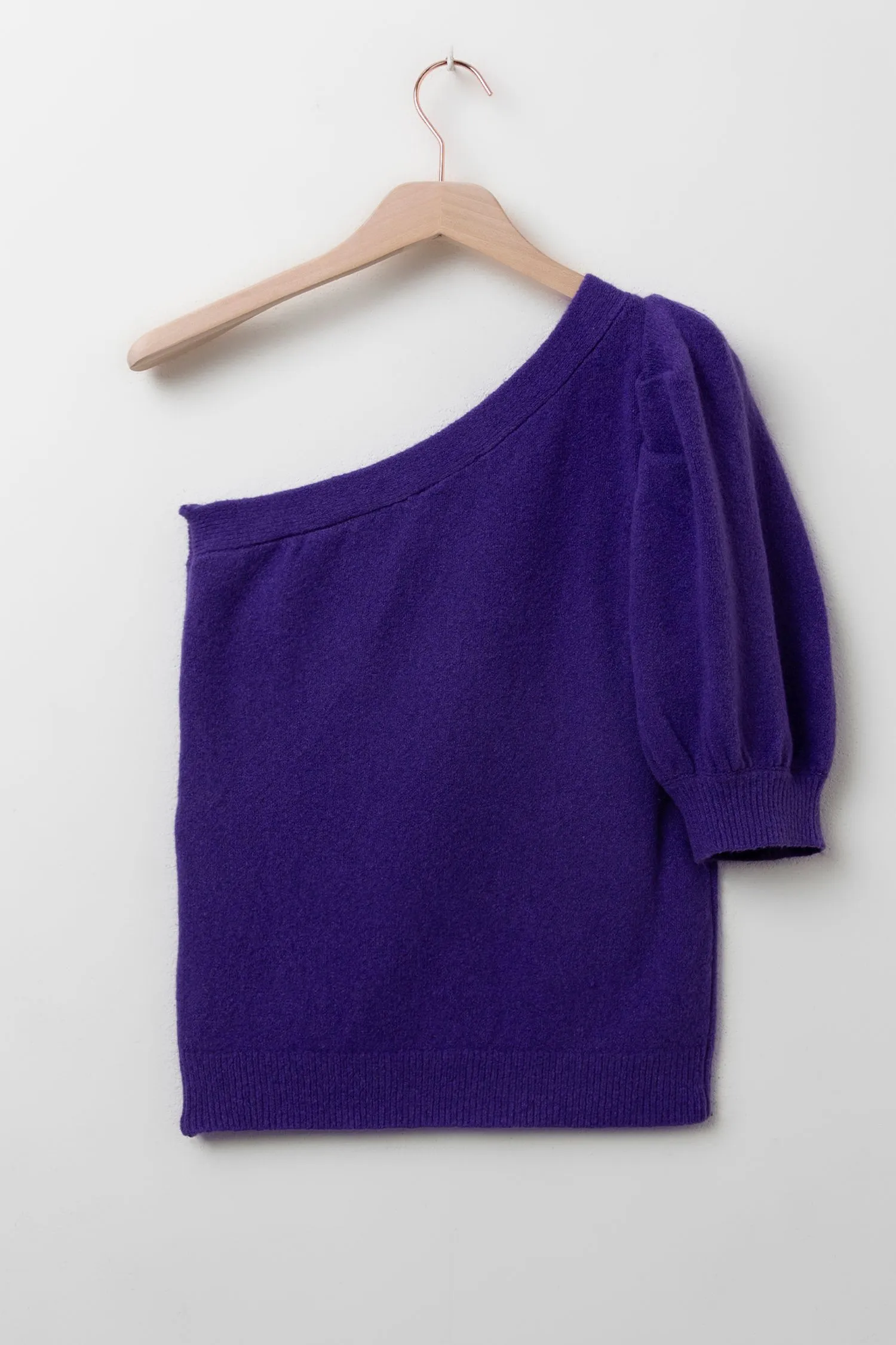 Pull épaule dénudée avec manches bouffantes - violet