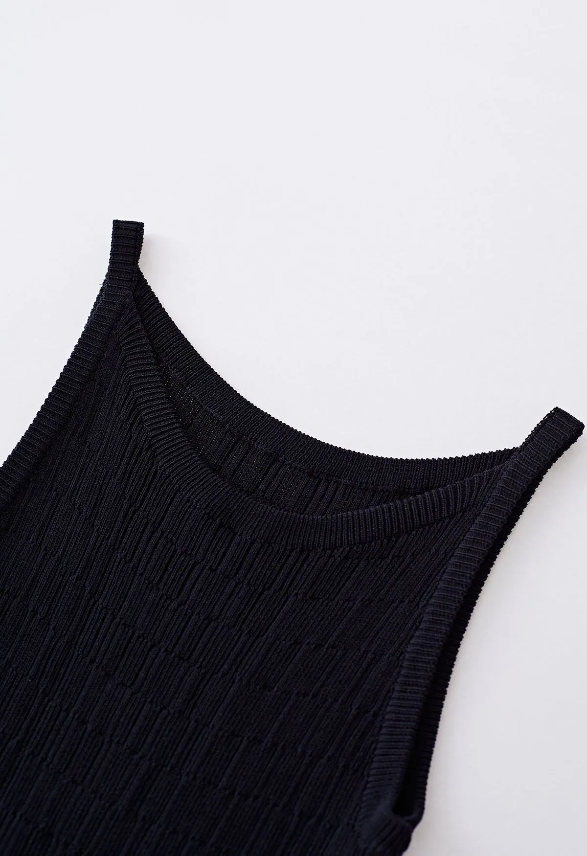 Robe camisole en tricot texturé de couleur unie en noir