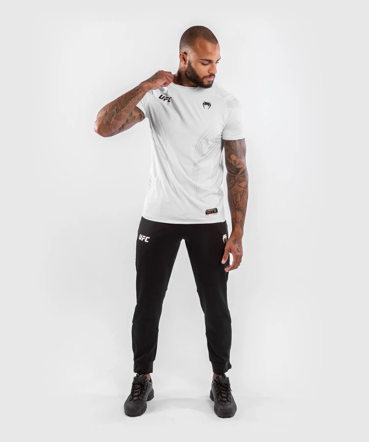 T-shirt Technique Homme Fighters UFC Venum Authentic Fight Night - Blanc