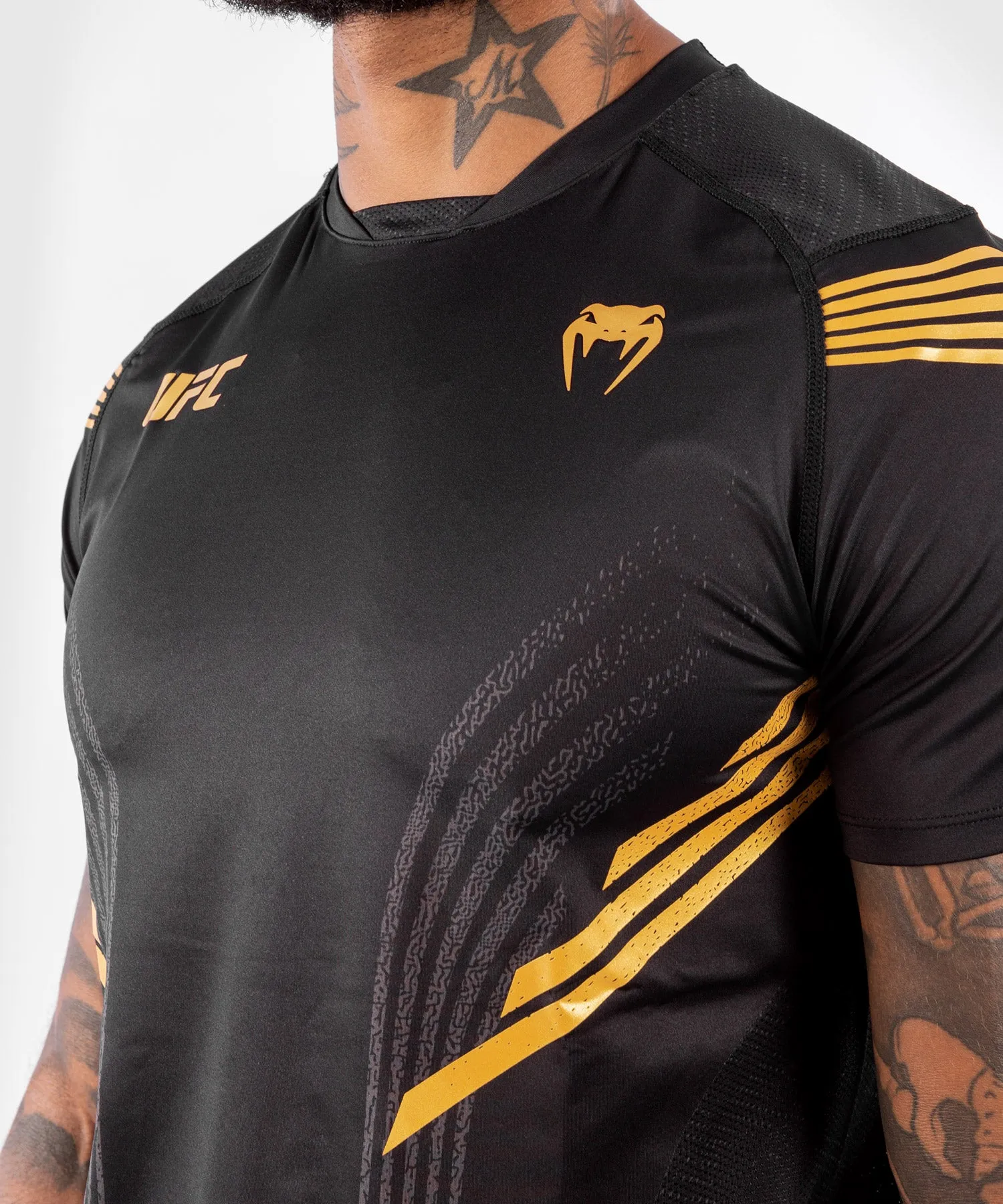 T-shirt Technique Homme Fighters UFC Venum Authentic Fight Night - Champion